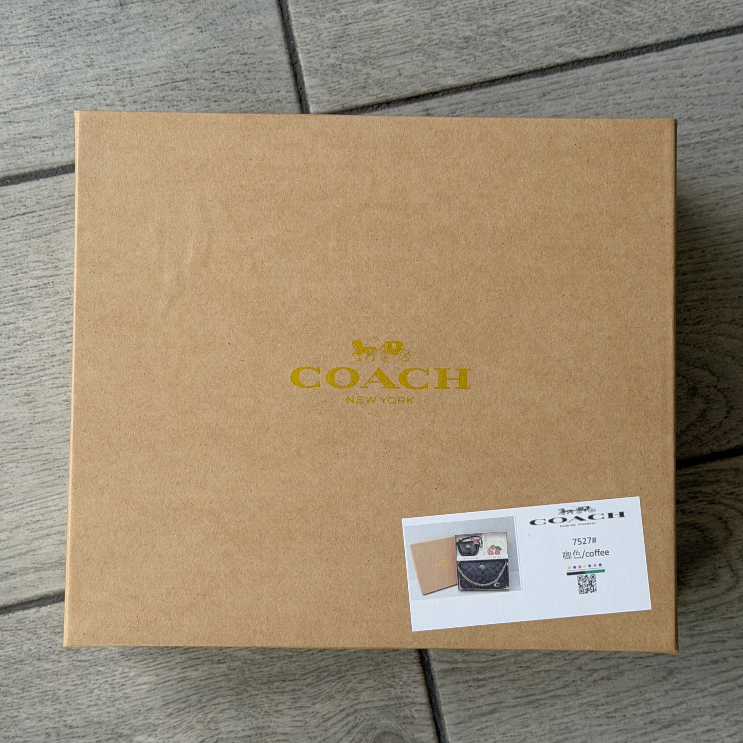 Set De Cartera Coach Mini Con Cartera De Hombro y Charms Color Marrón Con Caja