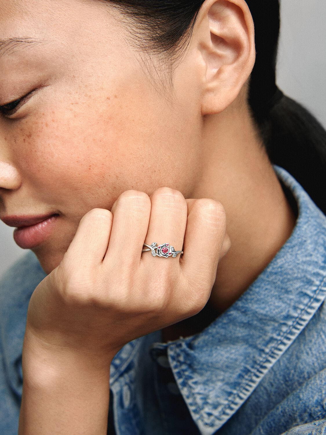 Anillo Rosa de la Bella y la Bestia de Disney Plata de primera ley