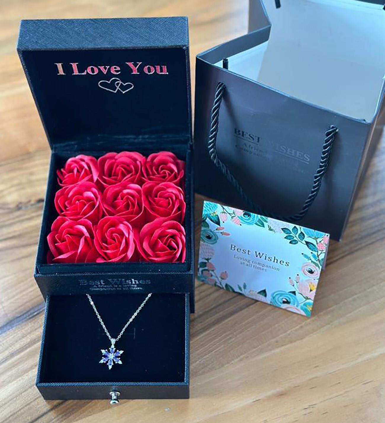 Kit De Regalo Negro Cuadrado Con Rosas