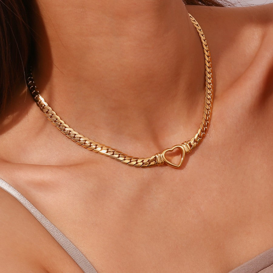 Collar Grueso De Corazón Dorado