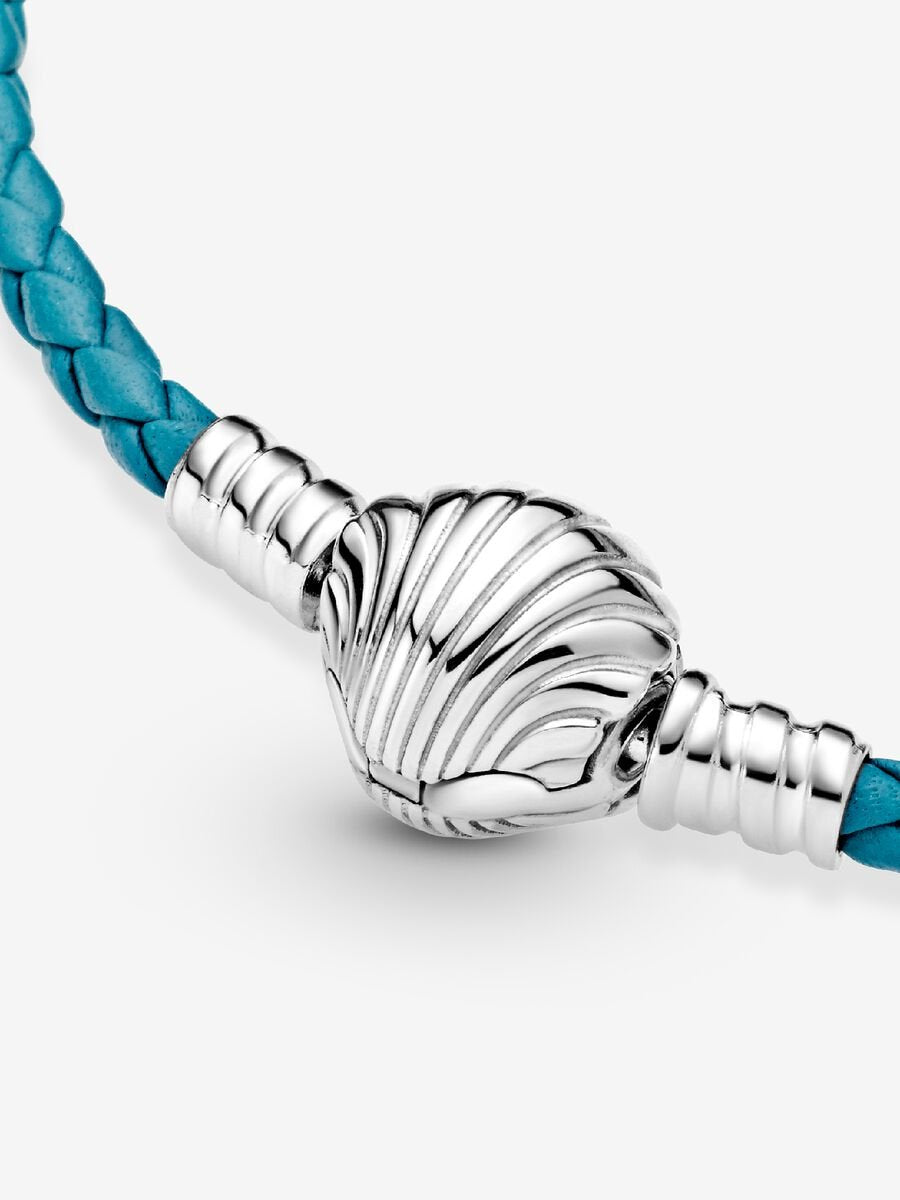 Pulsera Pandora en Cuero Trenzado Turquesa con Cierre de Concha