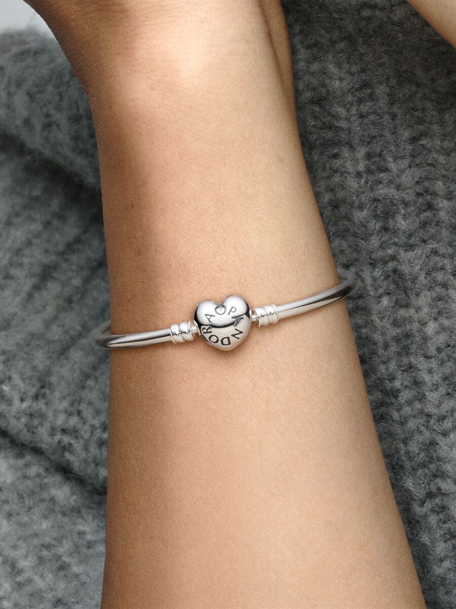 Pulsera Pandora Rígida Cierre de Corazón Logotipo