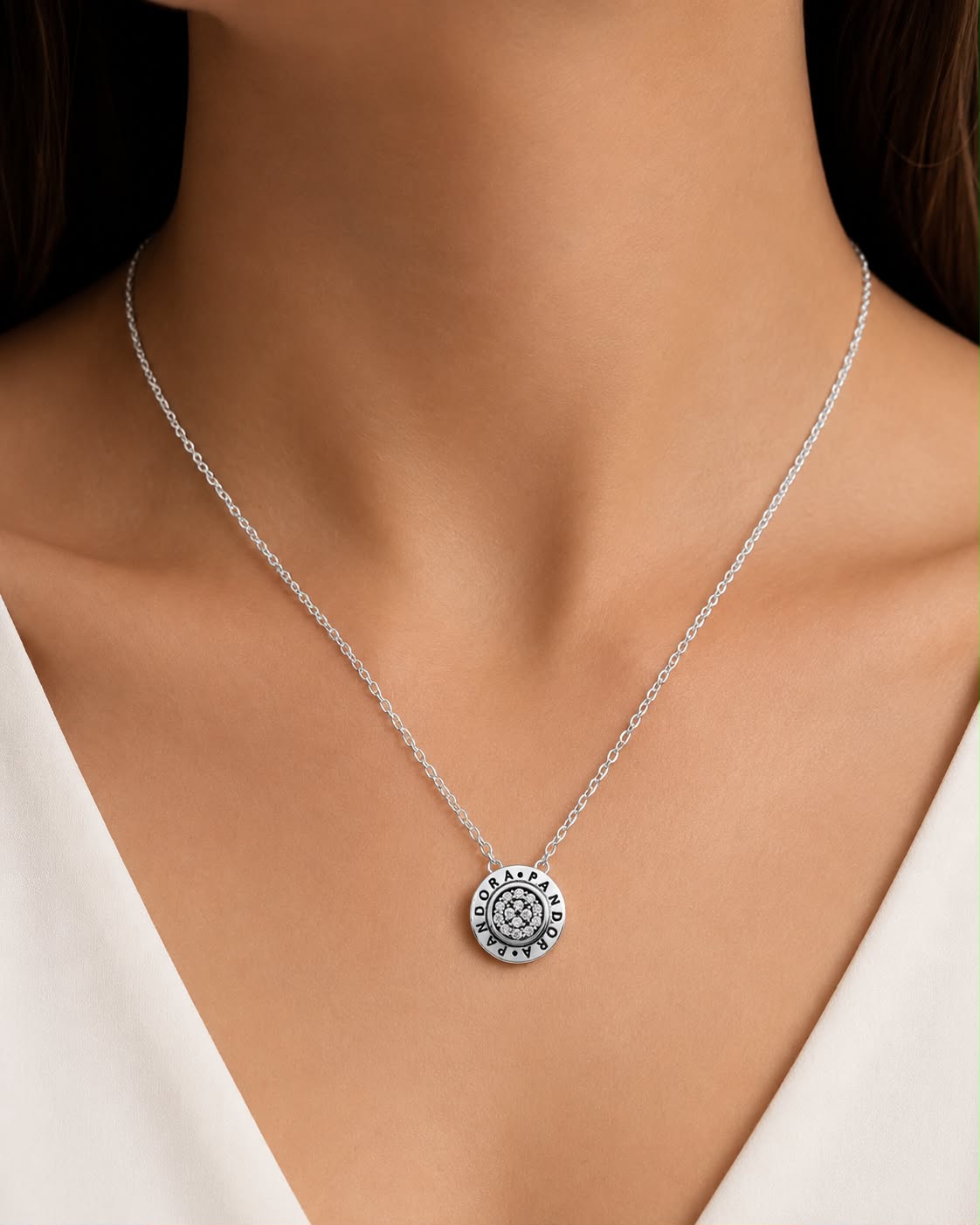 Collar Pandora Círculo Pequeño Con Circonias Y Logo
