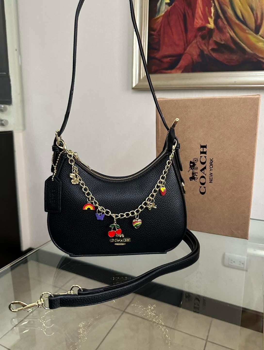 Cartera Coach De Hombro Ajustable Negra Y Charm Largo Con Caja
