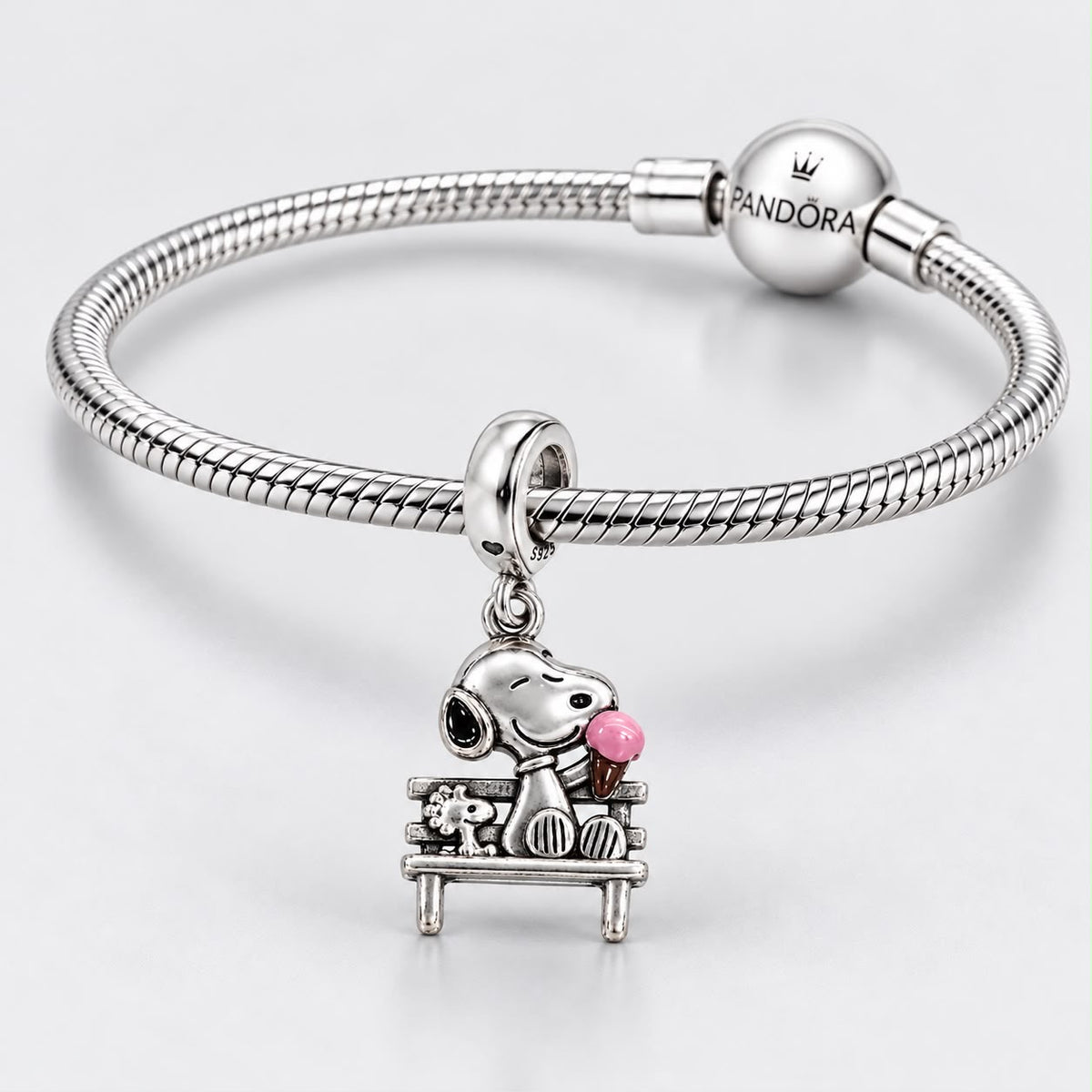 Charm Pandora Snoopy Comiendo Helado