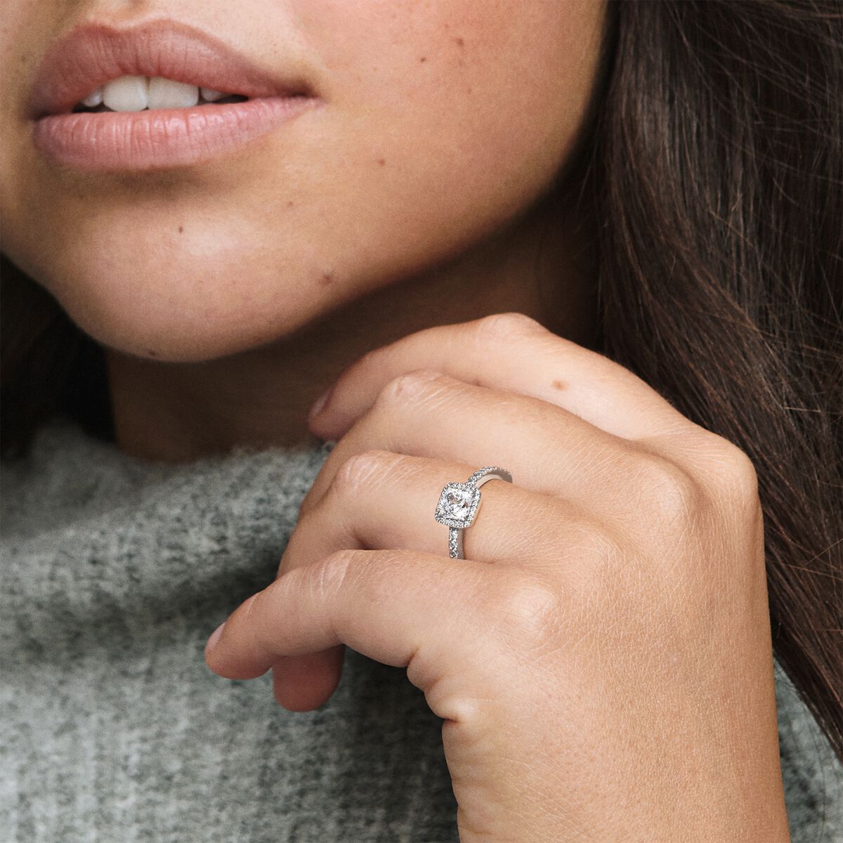 Anillo Pandora Elegante Atemporal Plateado