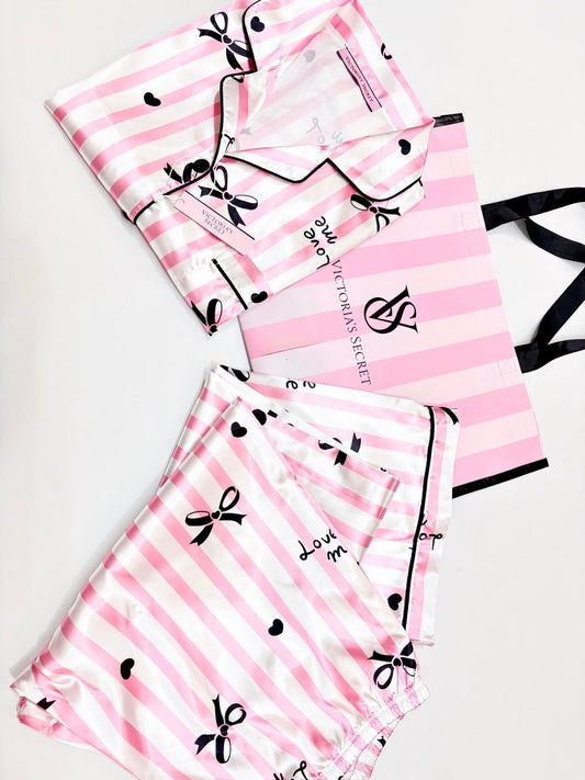 Pijama de Victoria’s Secret de pantalón con rayas rosas Love Me