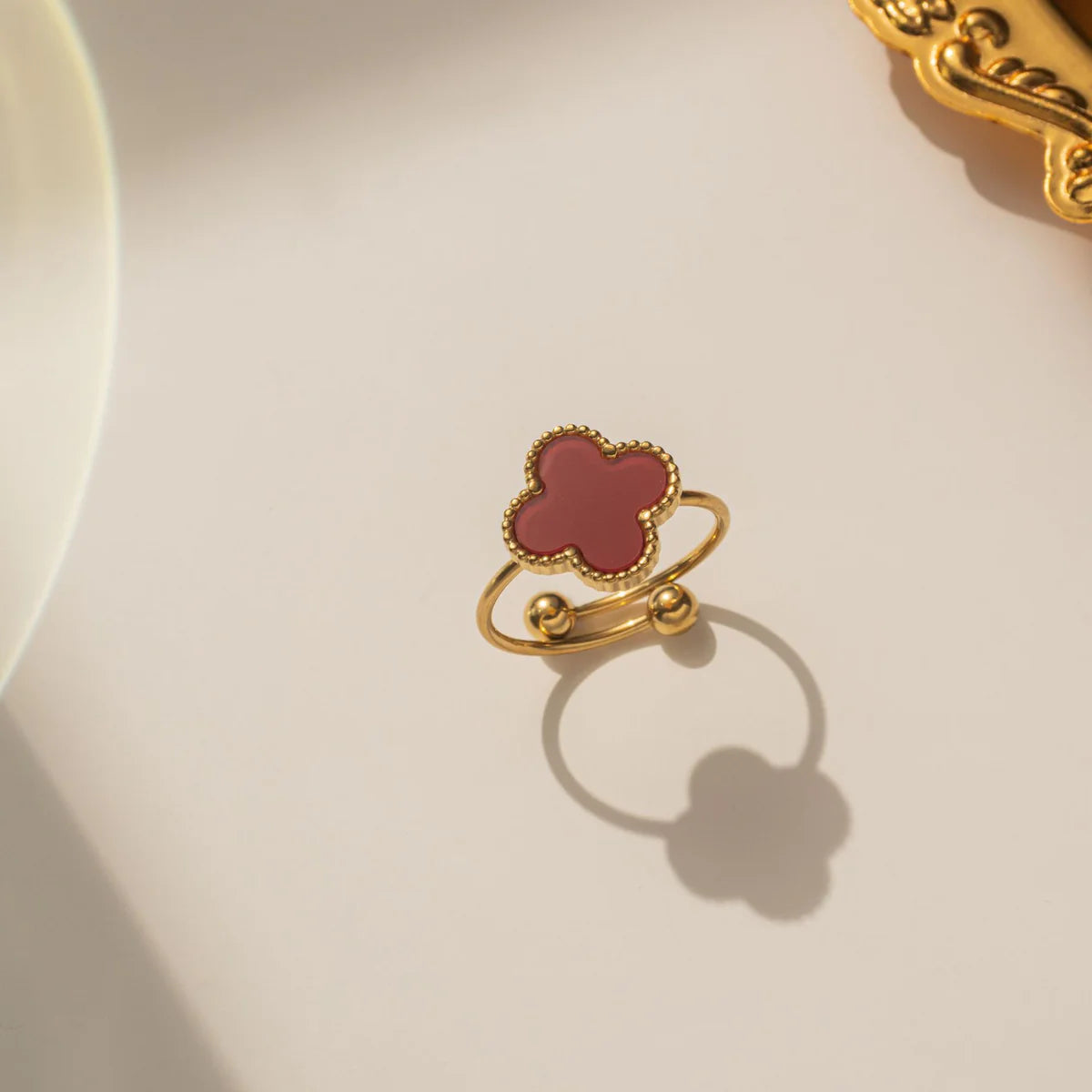 Anillo Ajustable Van Cleef Un Trébol Rojo Vino