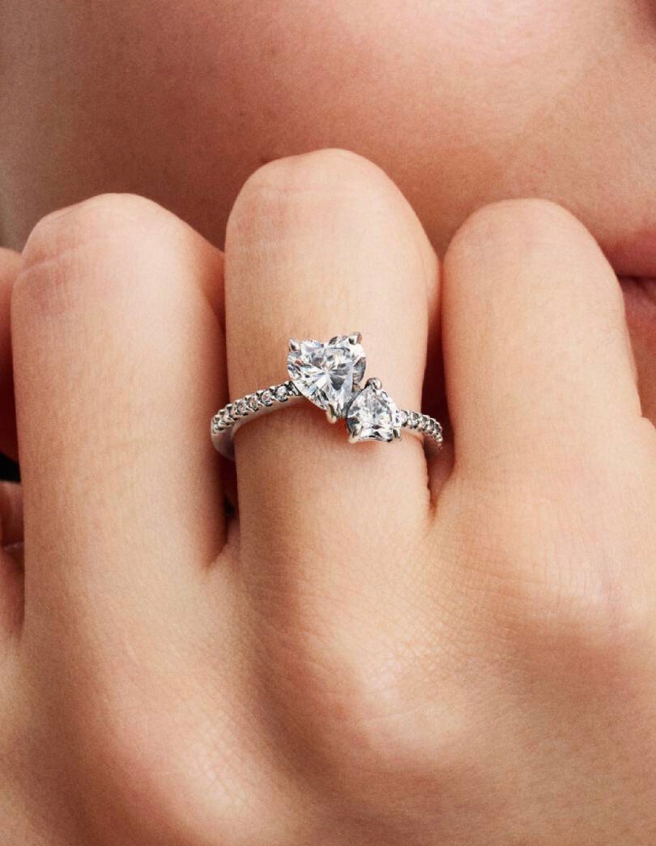 Anillo Pandora Corazón Doble Brillante