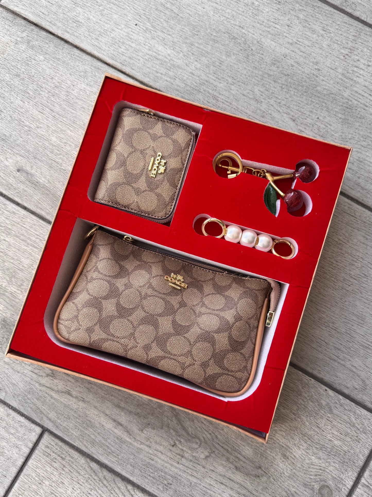 Set De Cartera Coach Con Monedero Khaki Con Charms Y Caja