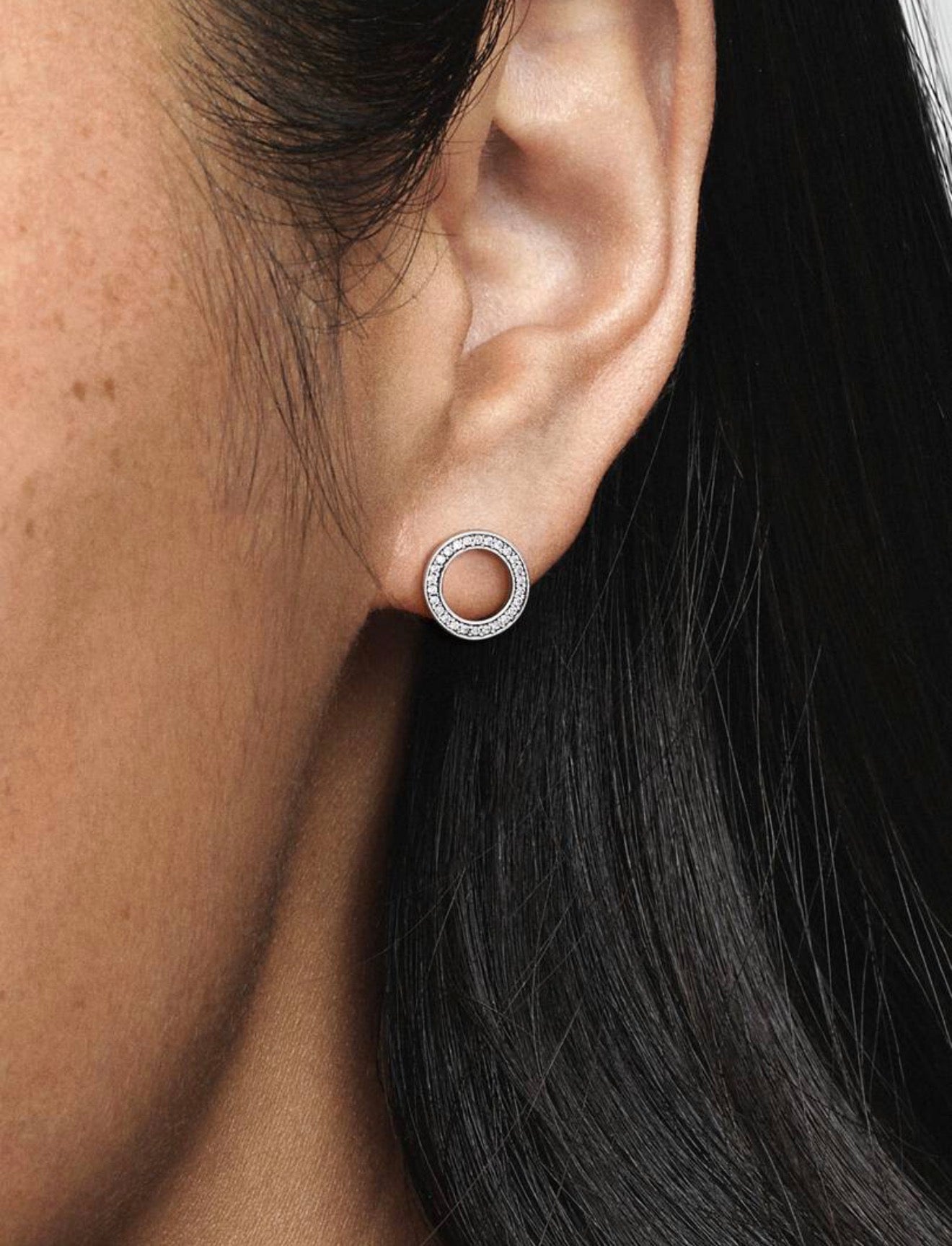 Aretes Pandora de botón con círculos brillantes