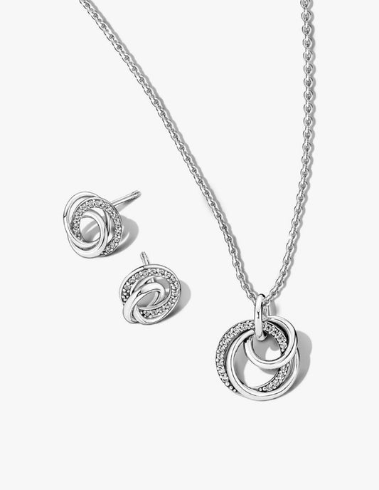 Set de regalo Pandora de collar y pendientes "La familia siempre está rodeada"
