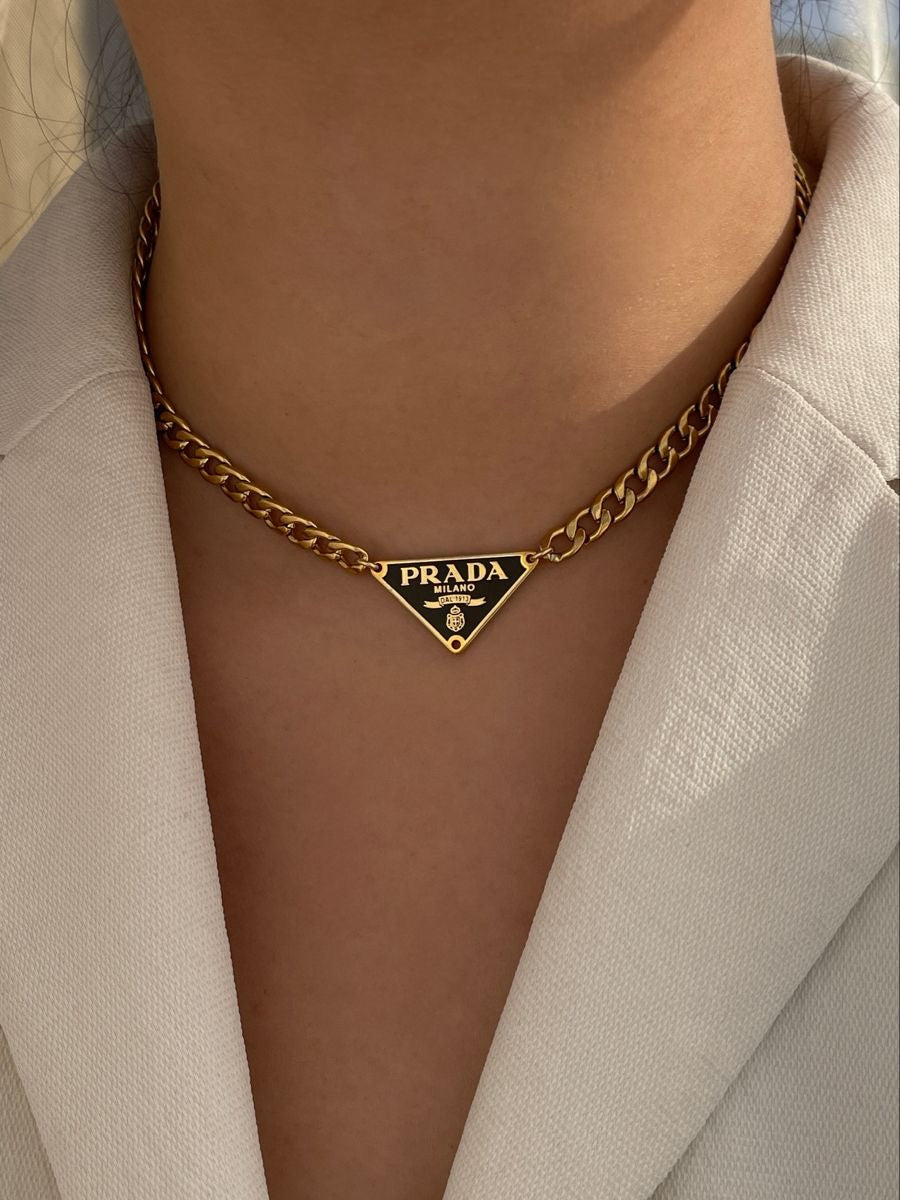 Collar Prada Logo Dorado