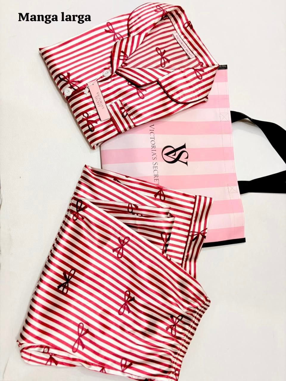 Pijama de Victoria’s Secret De Pantalón con rayas rojas y moños