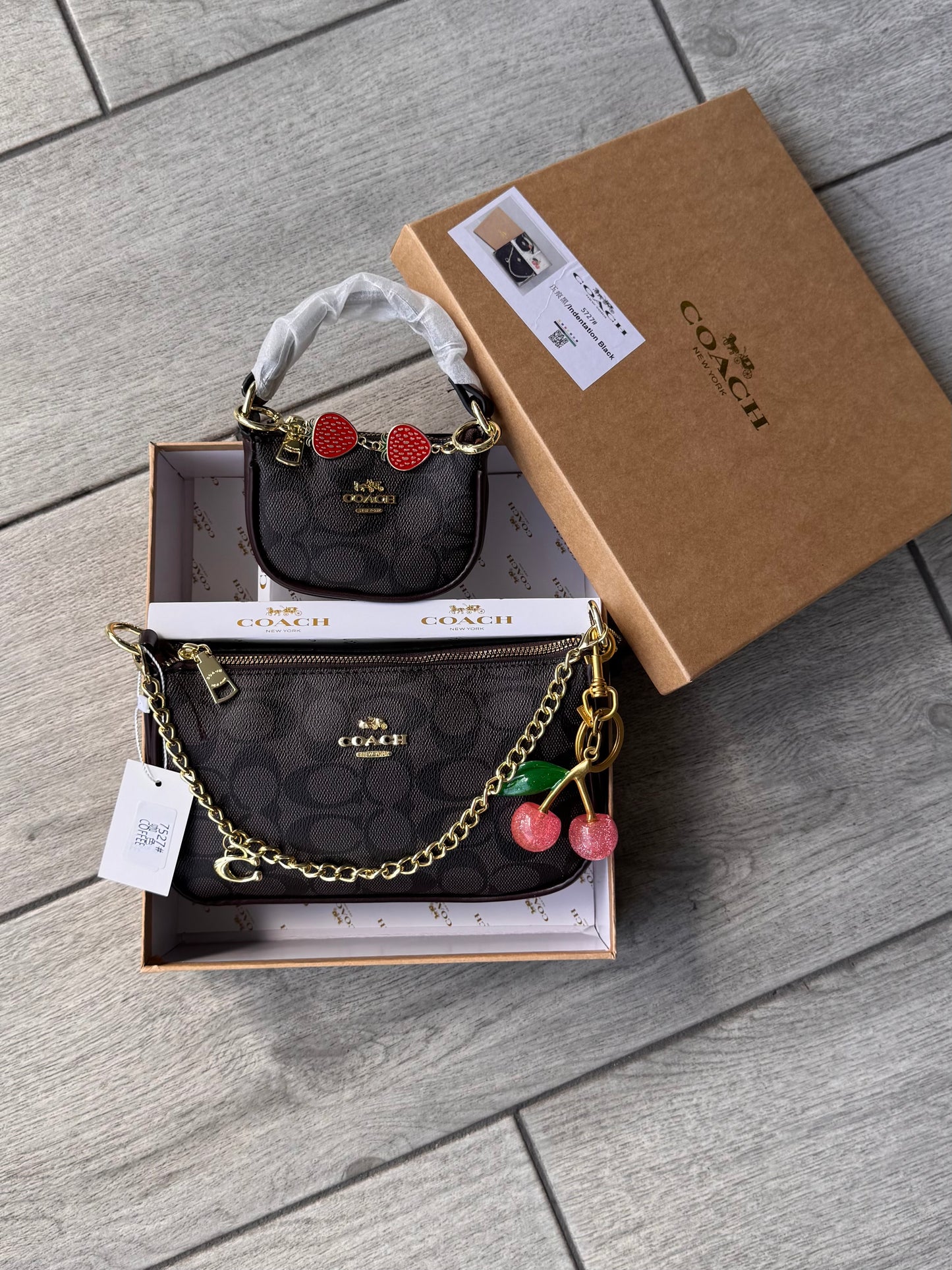 Set De Cartera Coach Con Mini Cartera En Color Café Oscuro Y Caja