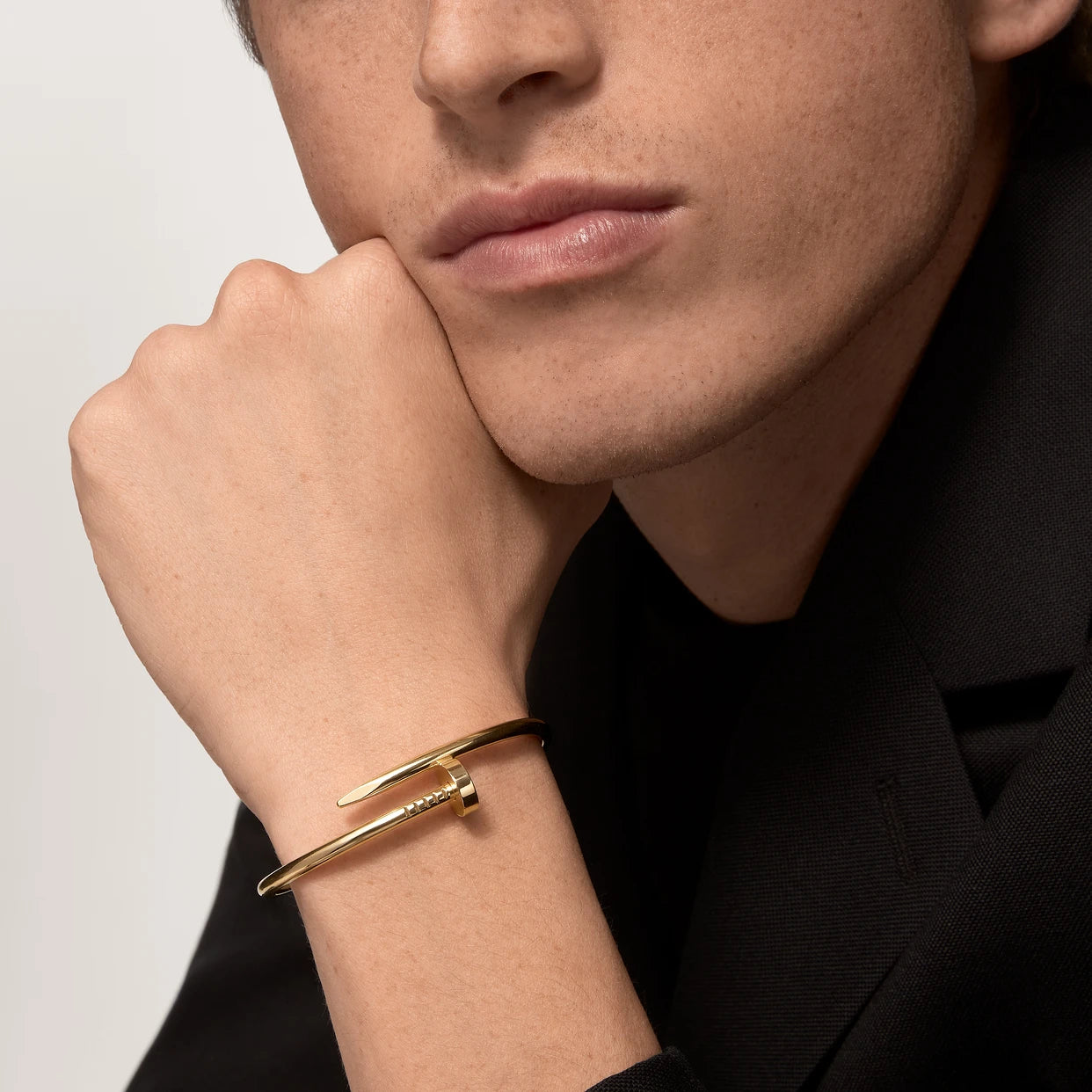 Pulsera Cartier De Clavo Dorado