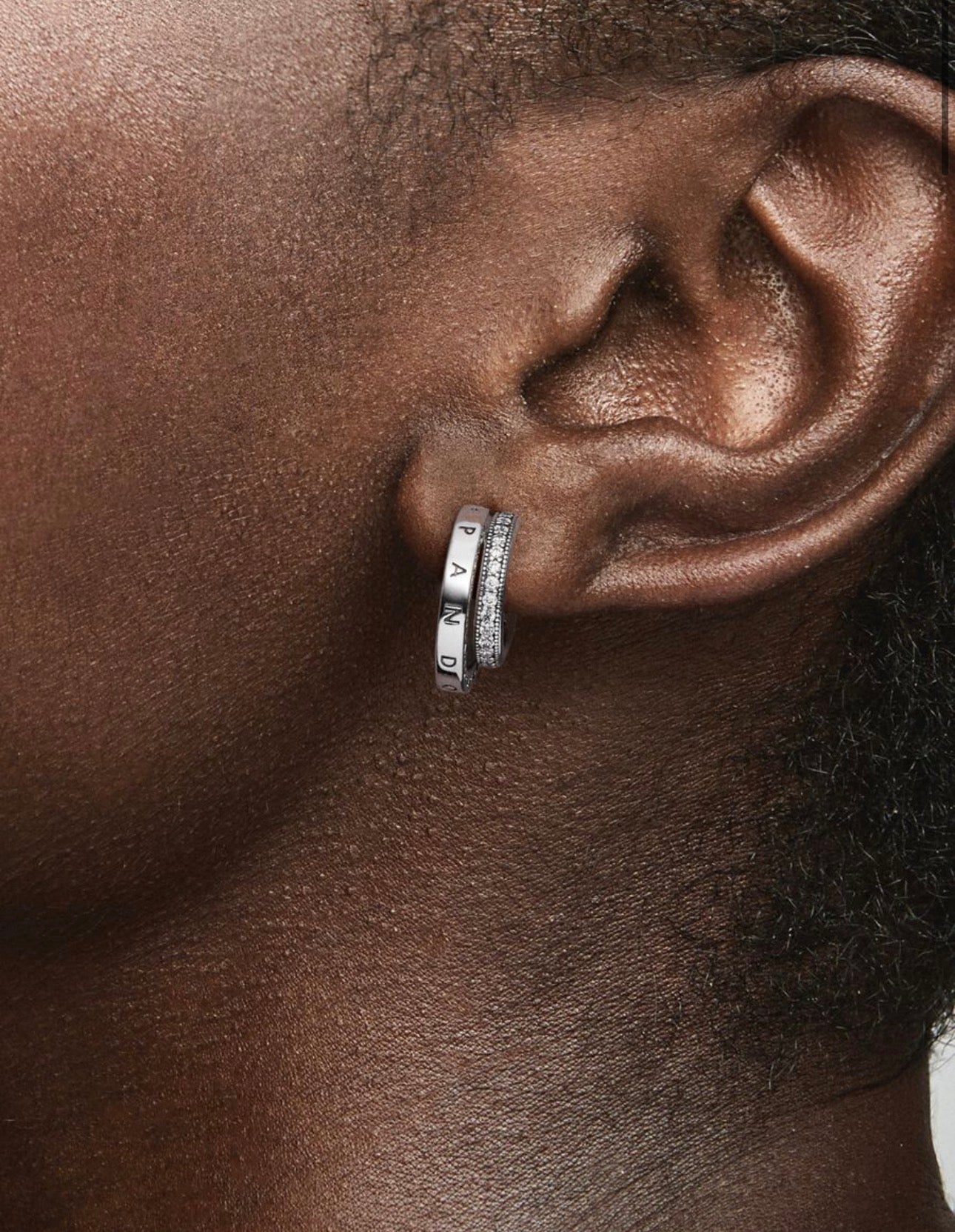 Aretes Pandora de doble aro con pavé