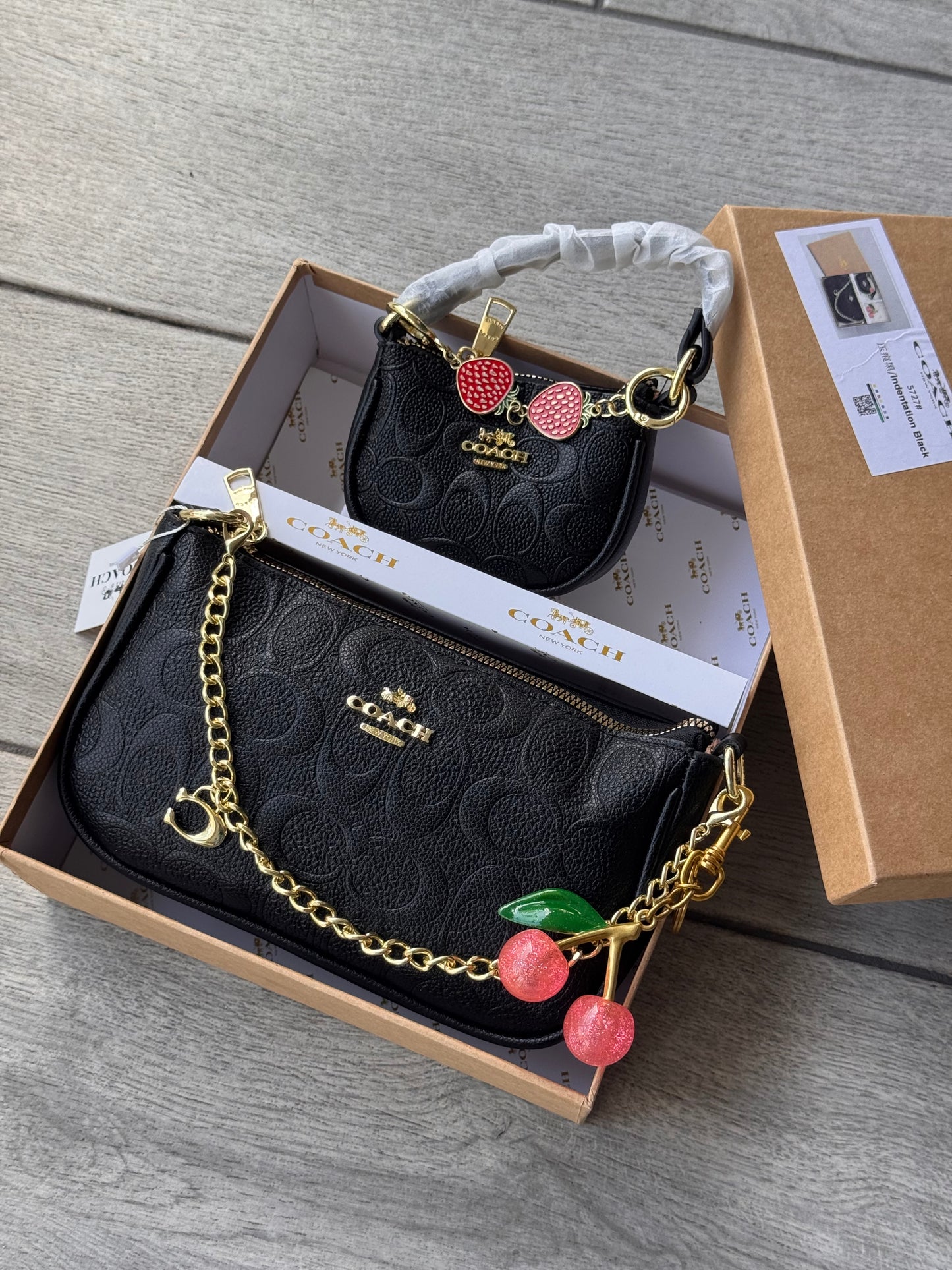 Set De Cartera Coach Con Mini Cartera En Color Negro Y Caja
