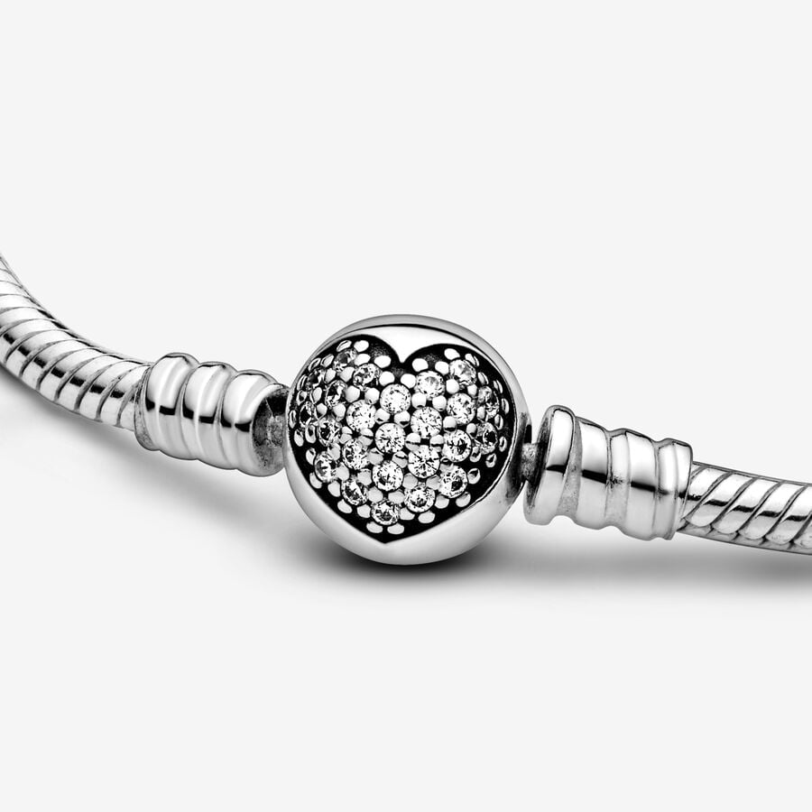 Pulsera Pandora Moments con cierre Corazón Brillante