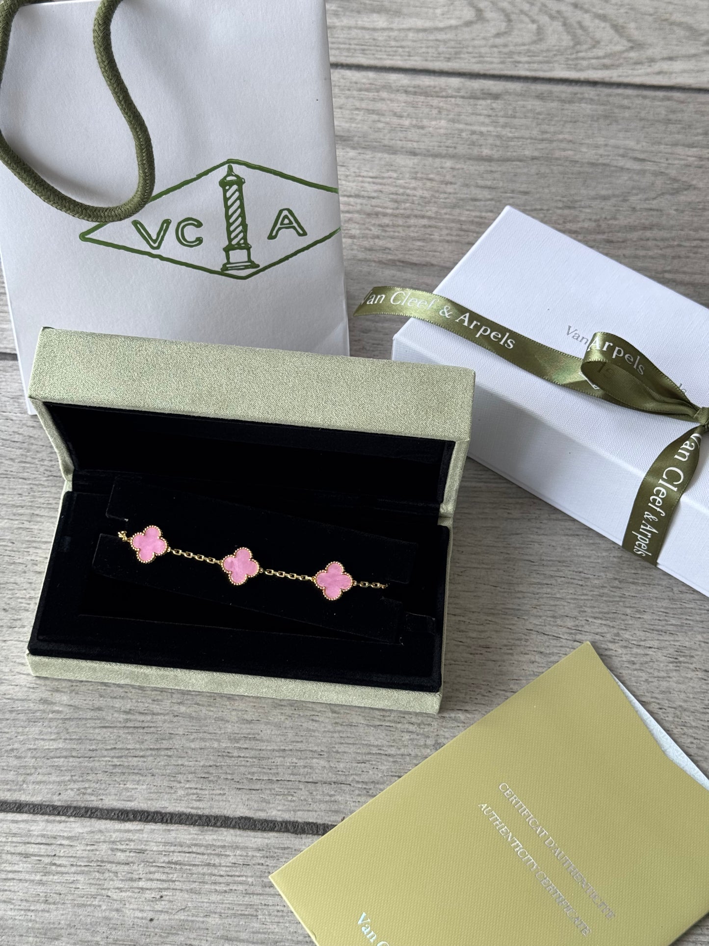 Brazalete Van Cleef Rosada Con Paquetería