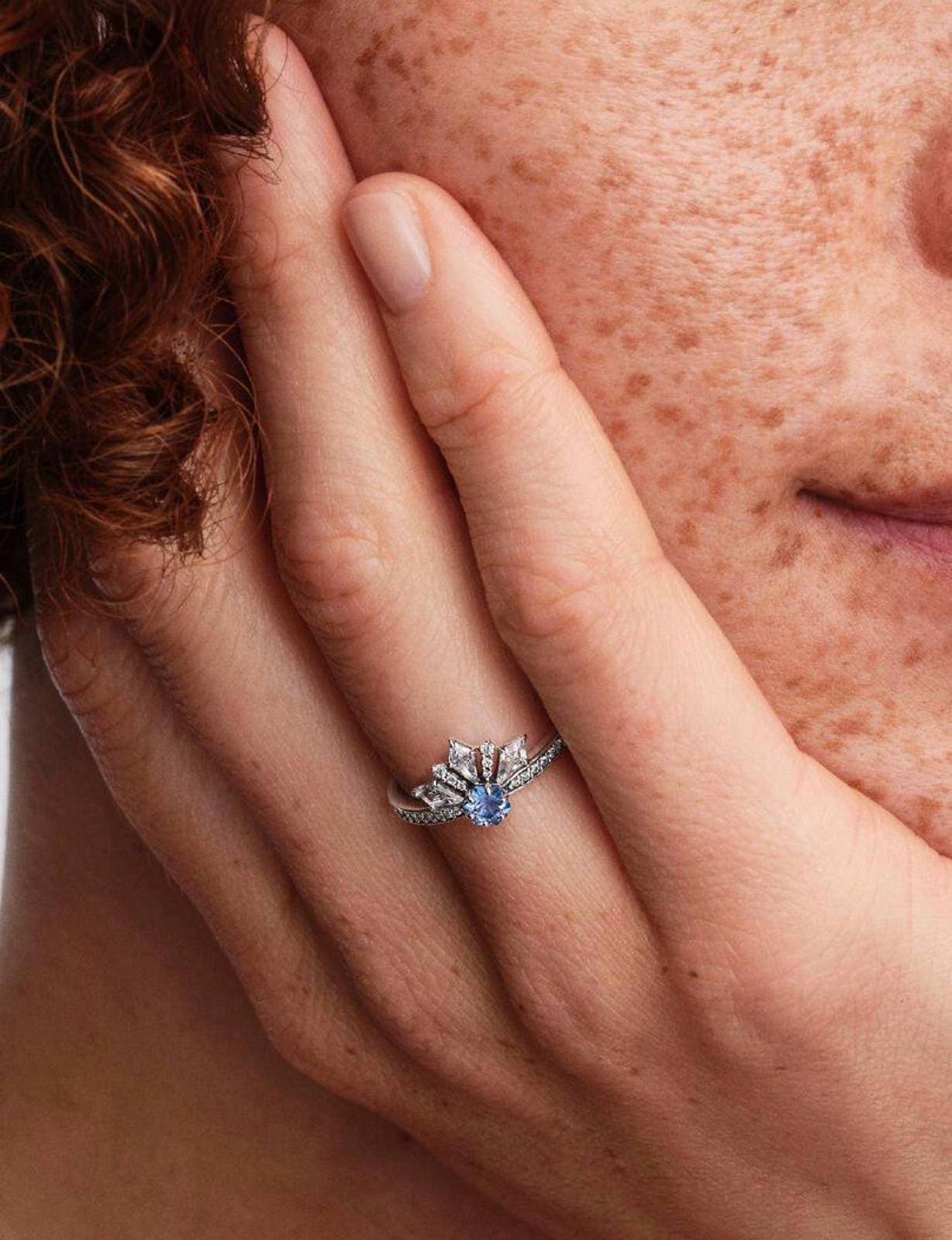 Anillo Pandora Tiara Reina Elsa de Frozen de Disney