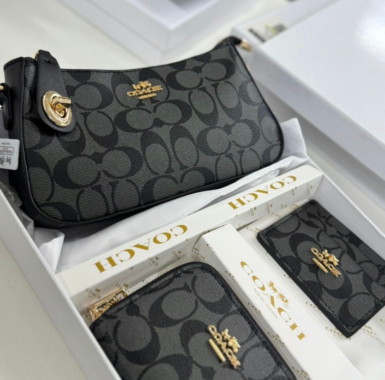 Set De Cartera Coach 3 Piezas en Negro Con Gris