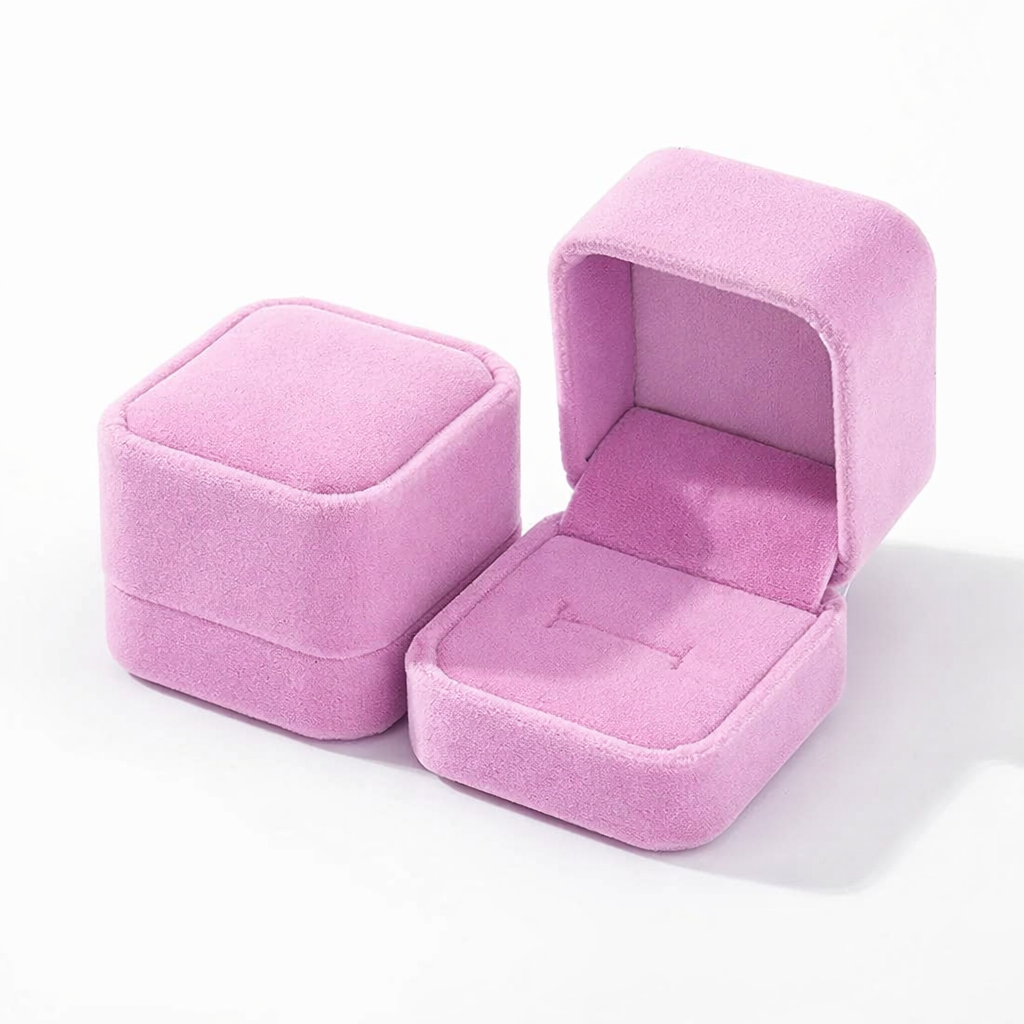 Caja Para Anillo De Terciopelo Morada