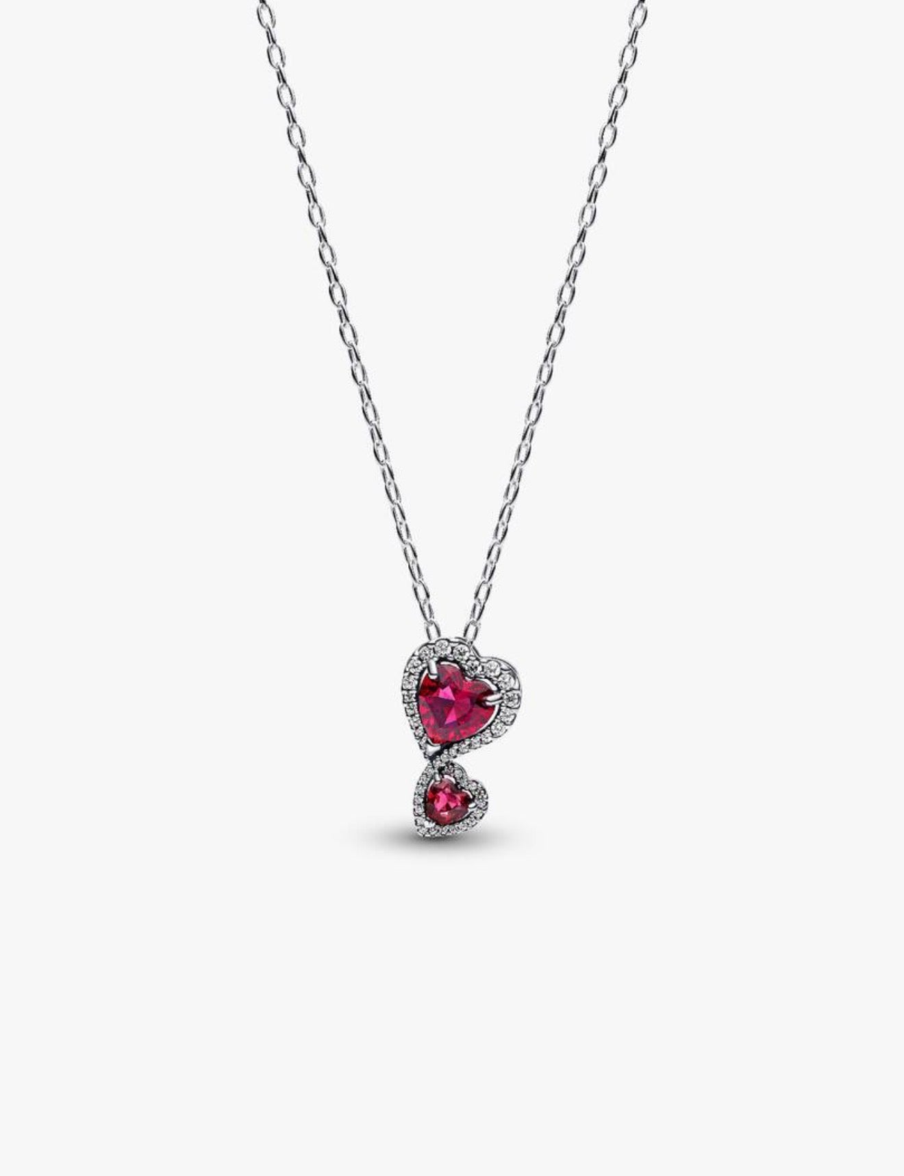 Collar Pandora con colgante de corazones con halo rojo