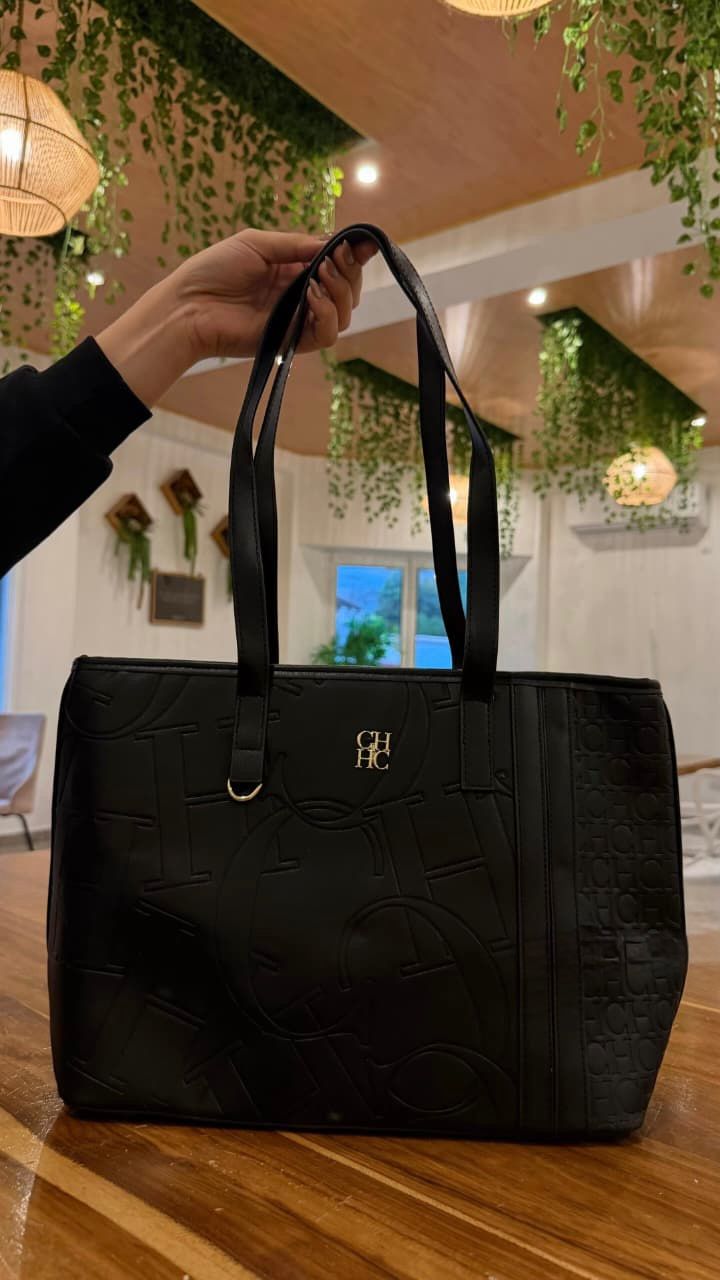 Cartera Carolina Herrera Grande Negra
