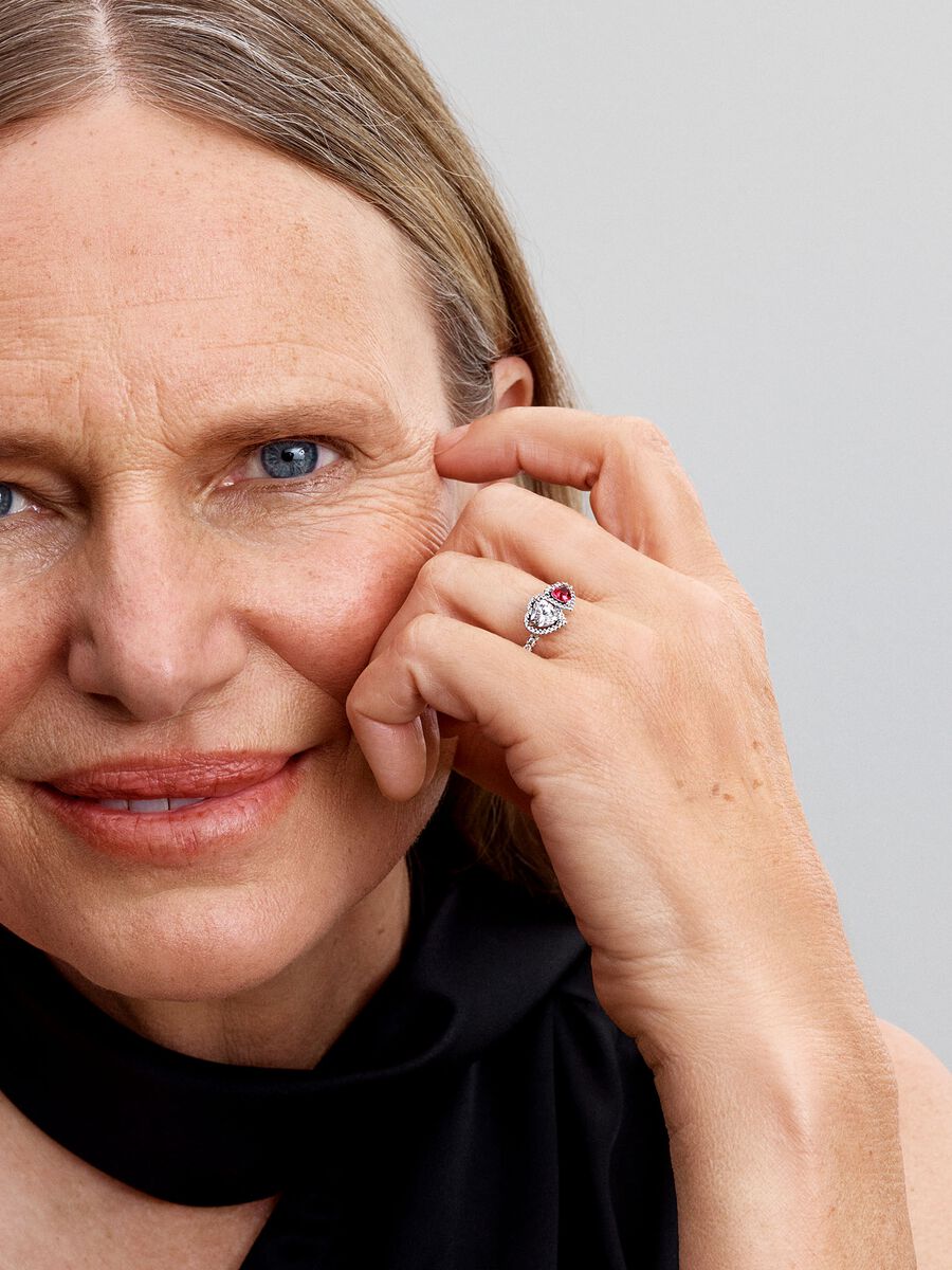 Anillo Pandora Halo Corazones