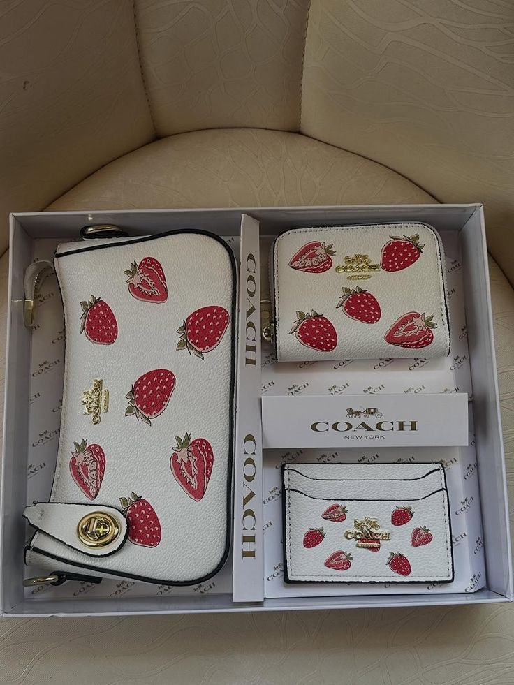 Set De Regalo De Cartera Coach Blanca Con Fresas de 3 Piezas Con Caja