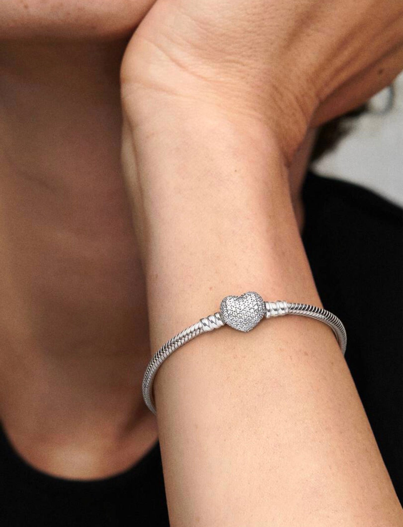 Pulsera Pandora Moments Con Cierre De Corazón Brillante