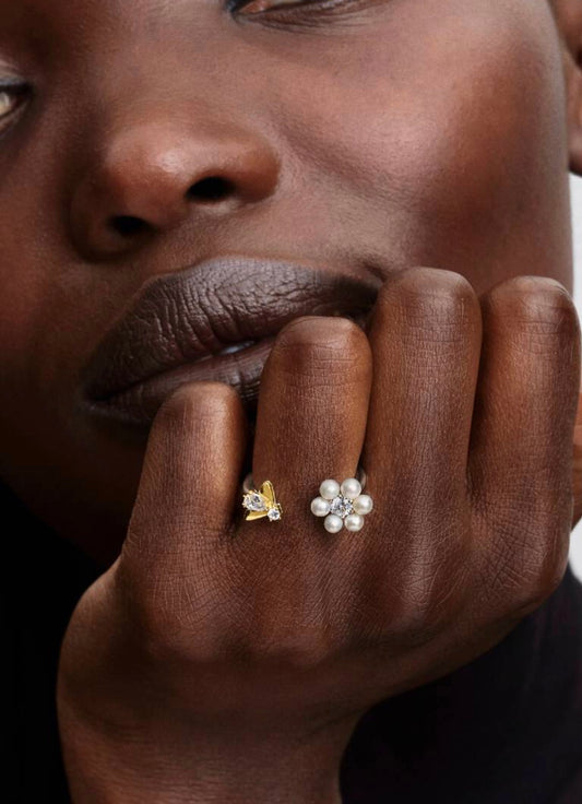 Anillo Pandora Abierto Abeja y Flor Perla Cultivada de Agua Dulce Tratada de Los Bridgerton de Netflix