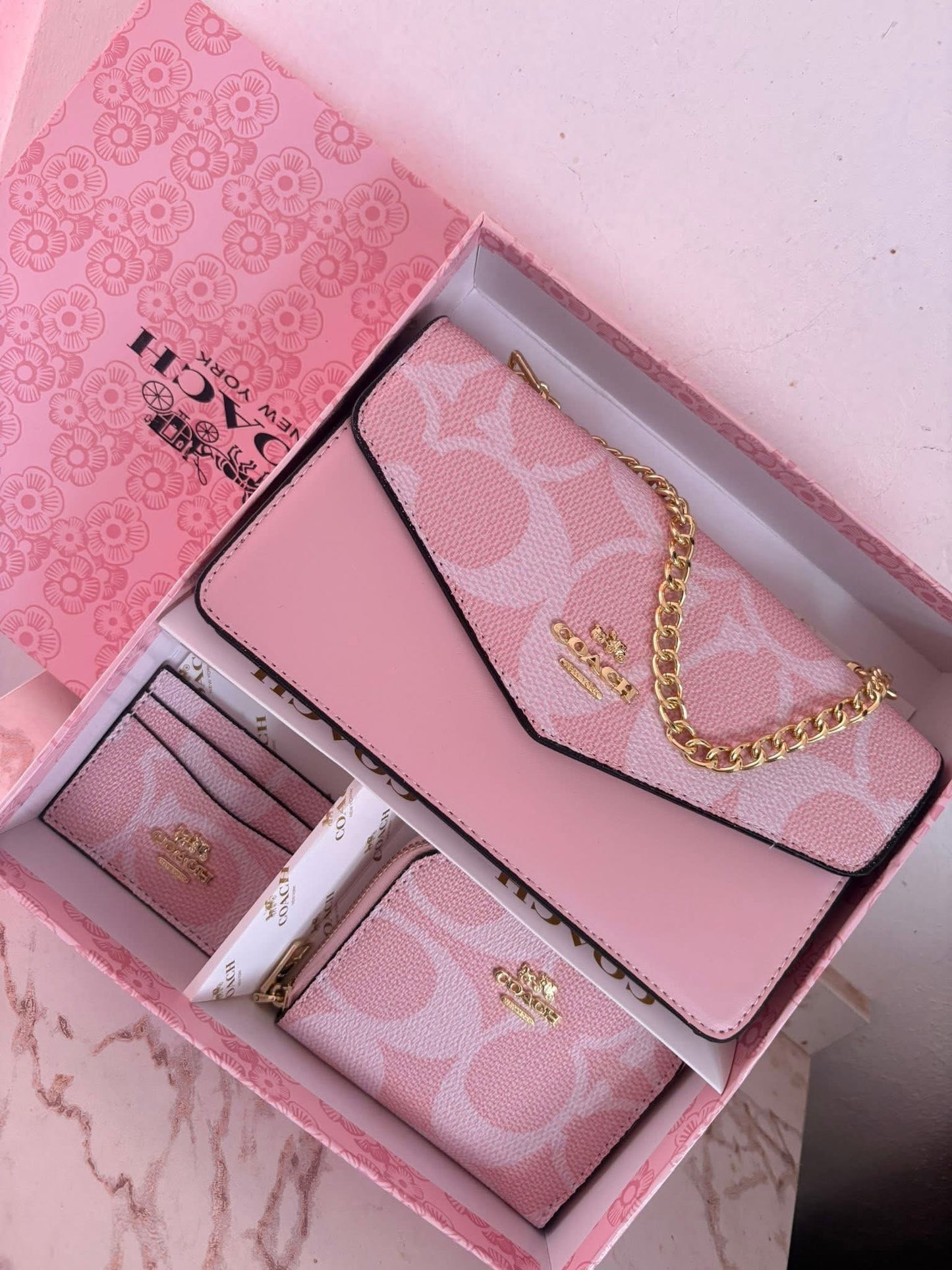 Set Coach De 3 Piezas Rectangular Rosa Con Caja