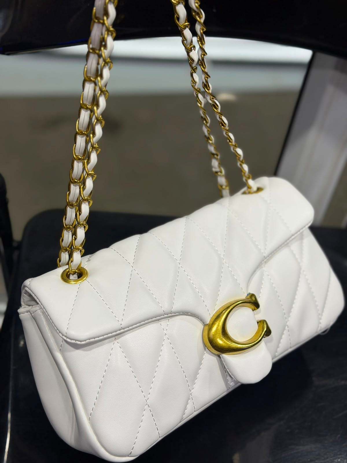 Cartera Coach Quilted Tabby 26 en piel napa acolchada color Blanca Con Caja