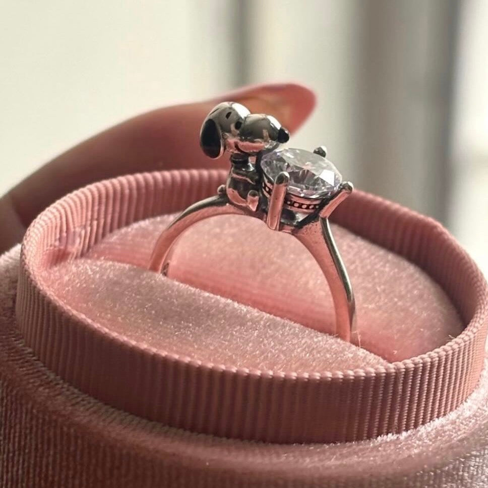 Anillo Pandora Snoopy ￼