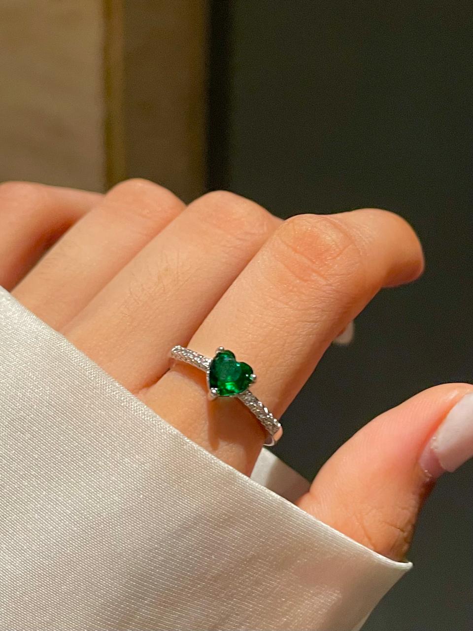 Anillo Pandora Corazón Verde Clásico