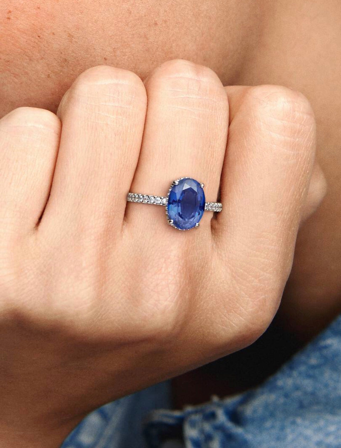 Anillo Pandora Óvalo Azul Brillante