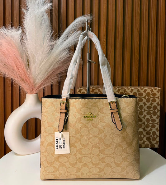 Cartera Coach Tote Mollie 25 de lona con motivo de firma en color Kakhi Con Caja