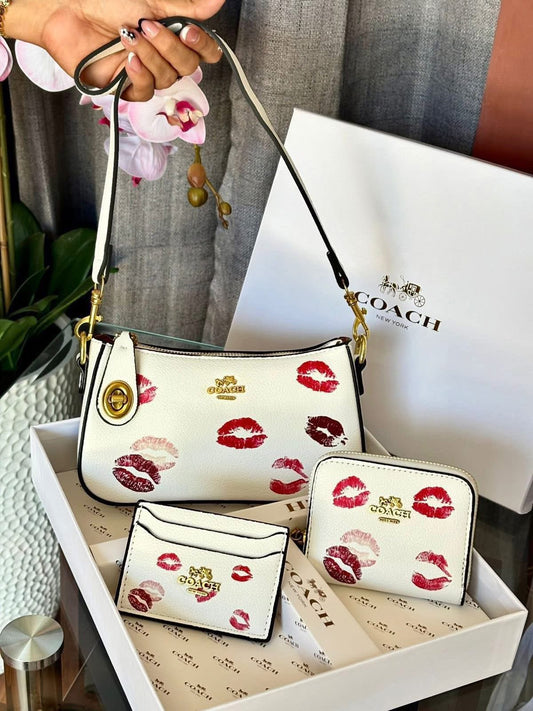 Set De Regalo De Cartera Coach Blanco Con Besos de 3 Piezas Con Caja