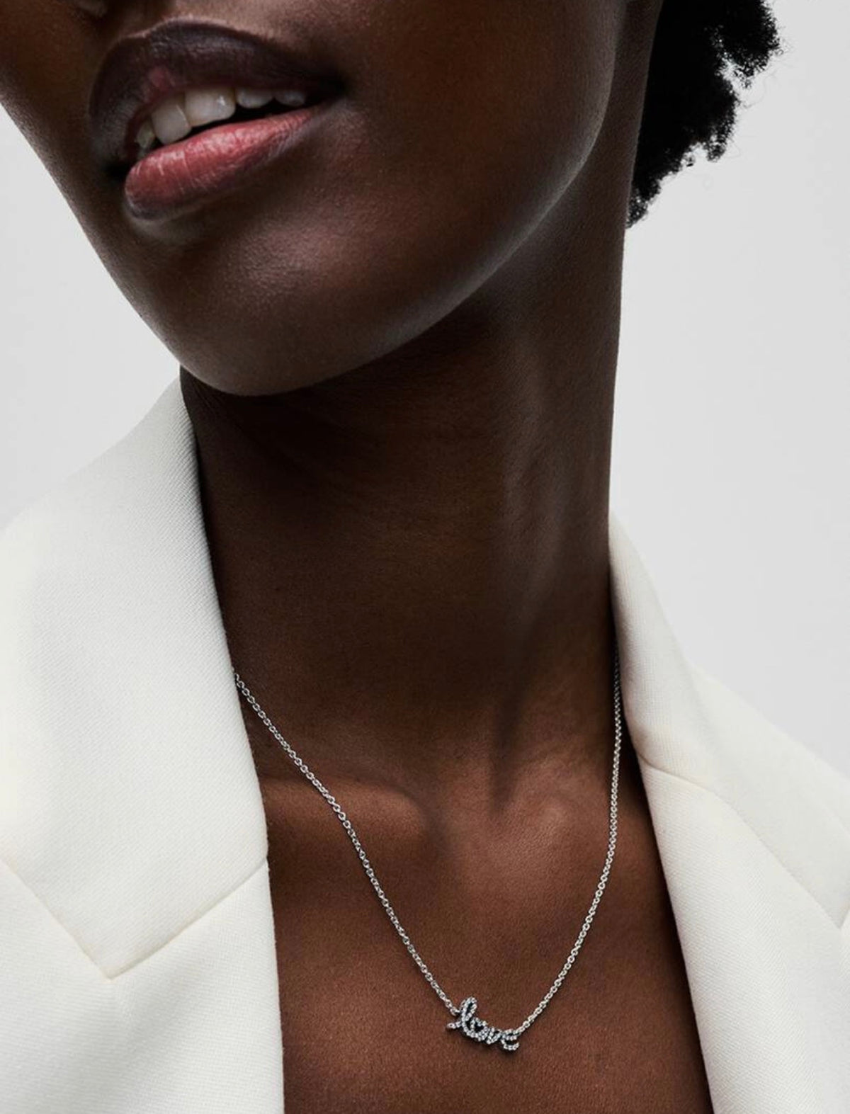 Collar Pandora Love Escrito a Mano Brillante