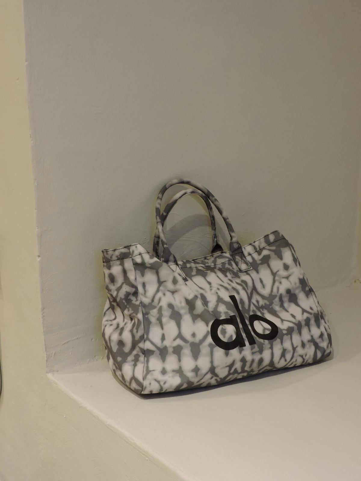 Alo Yoga Shopper Tote Bag