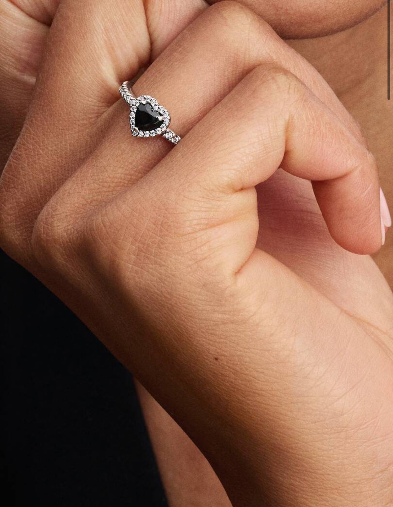 Anillo Pandora Corazón Negro Brillante