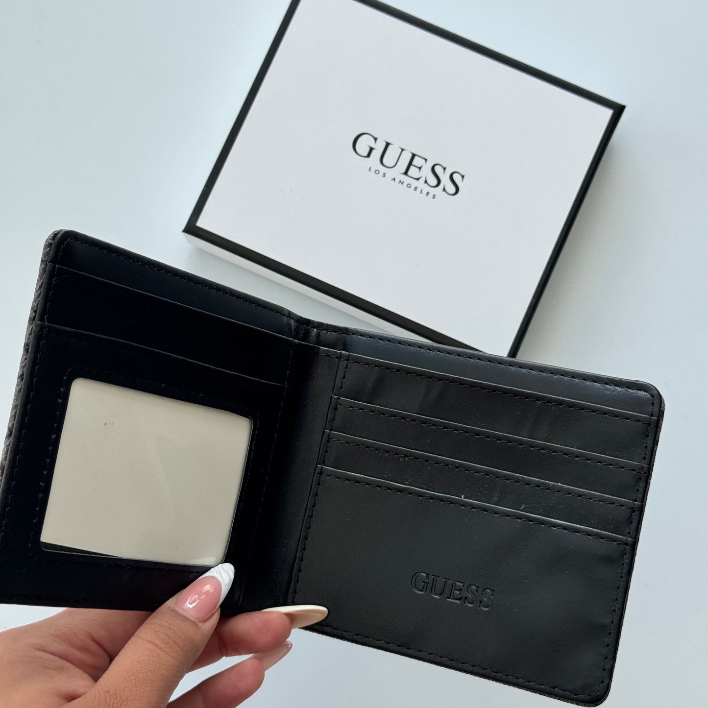 Billetera Para Caballero + Caja De Regalo Guess Gris
