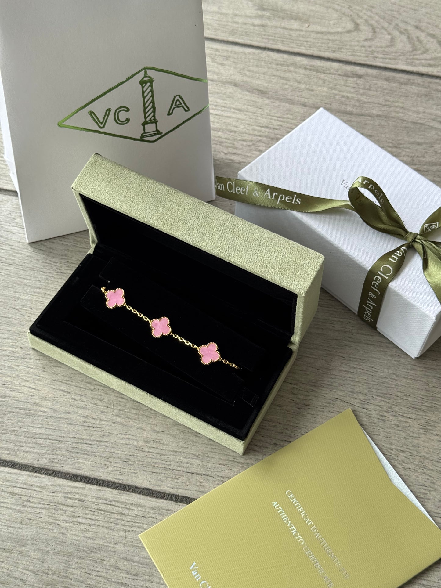 Brazalete Van Cleef Rosada Con Paquetería