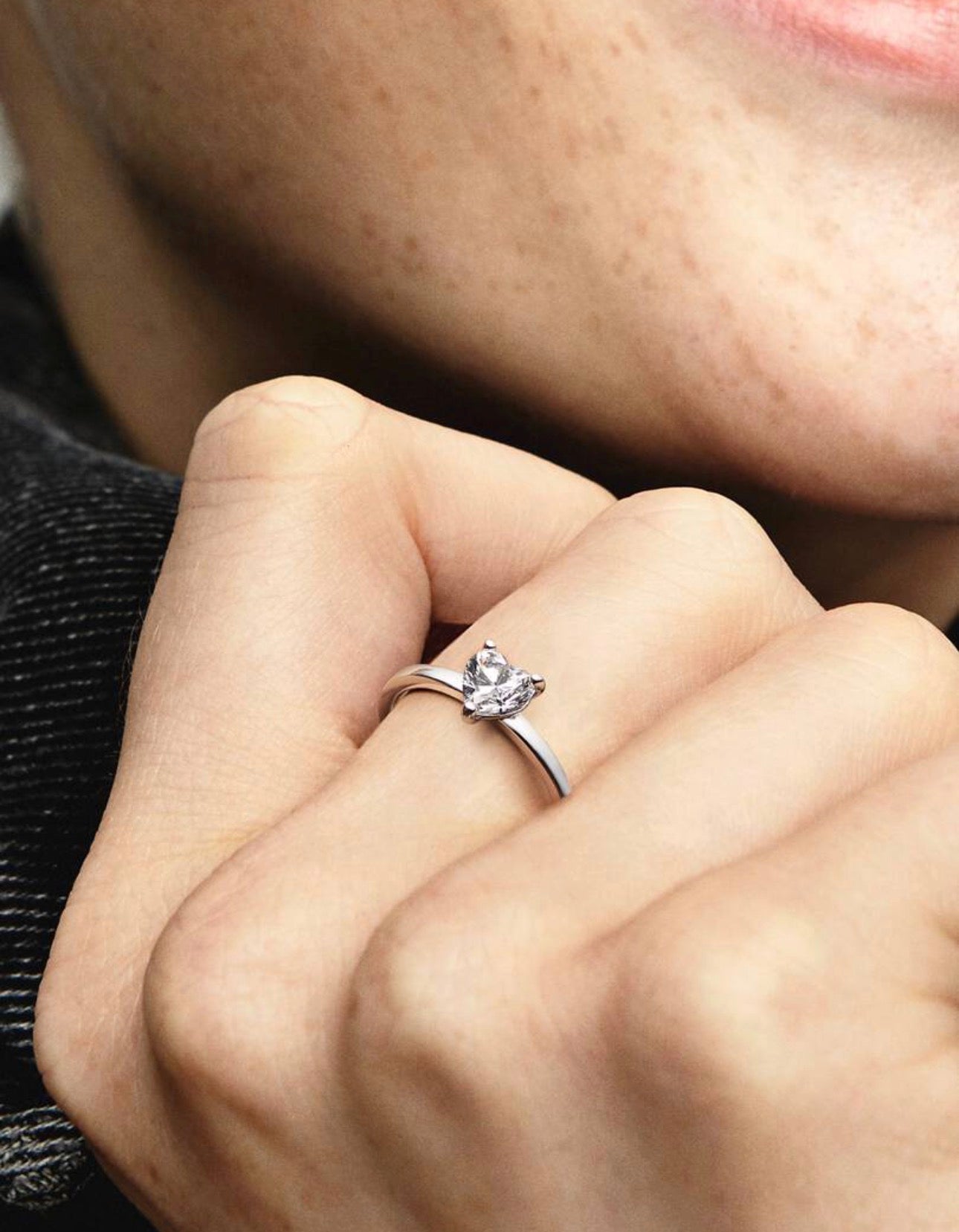 Anillo Pandora Corazón Solitario Blanco