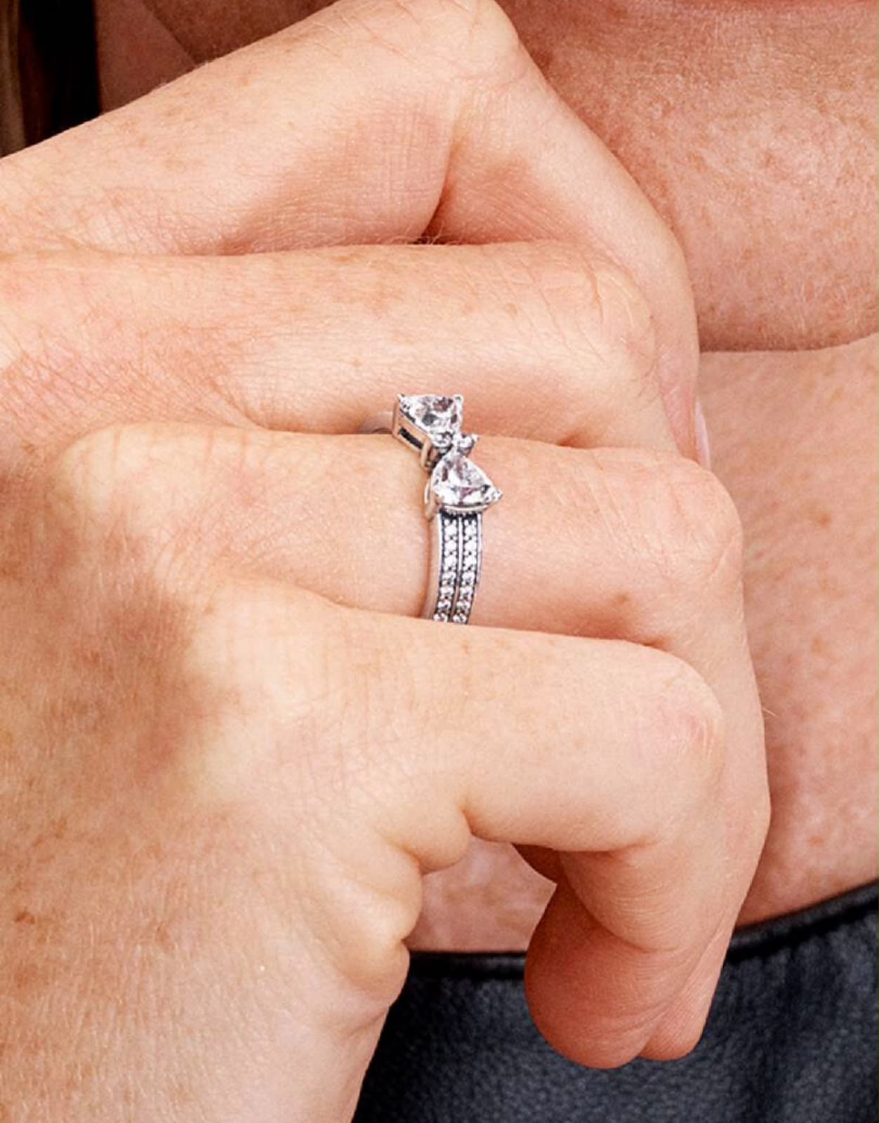 Anillo Pandora de doble fila con lazo brillante