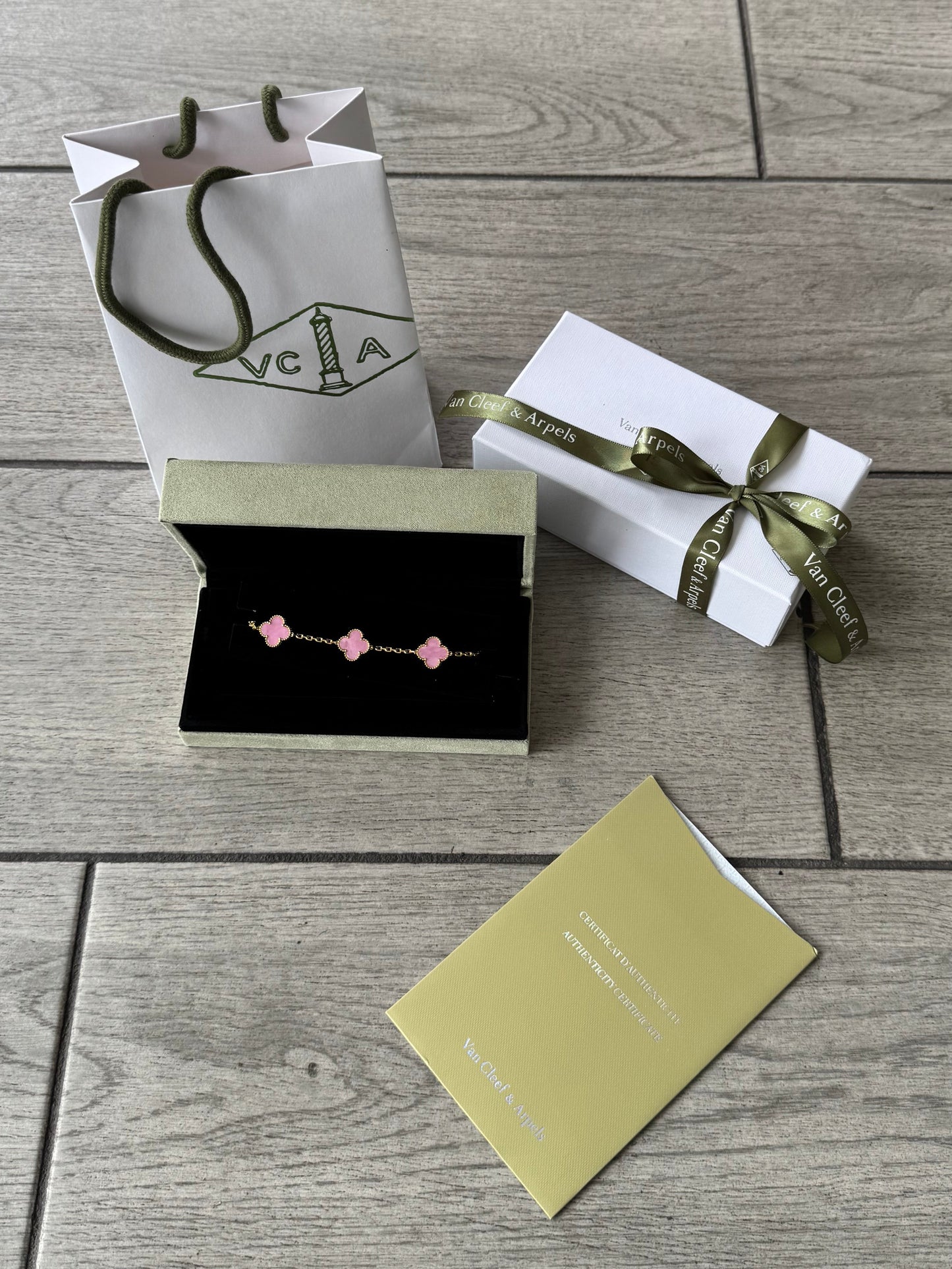Brazalete Van Cleef Rosada Con Paquetería