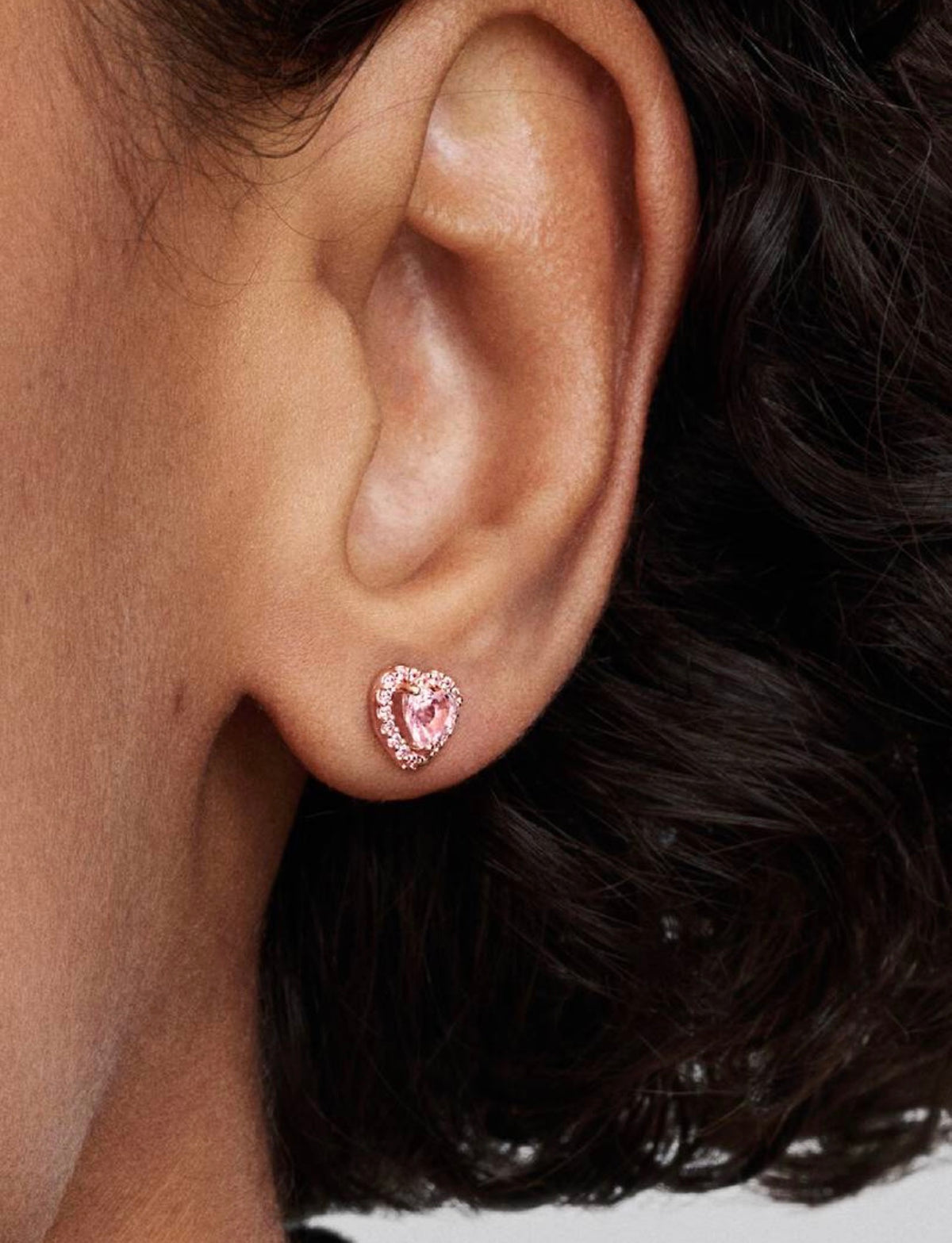 Aretes Pandora Corazón Elevado Rosa En Rose Gold