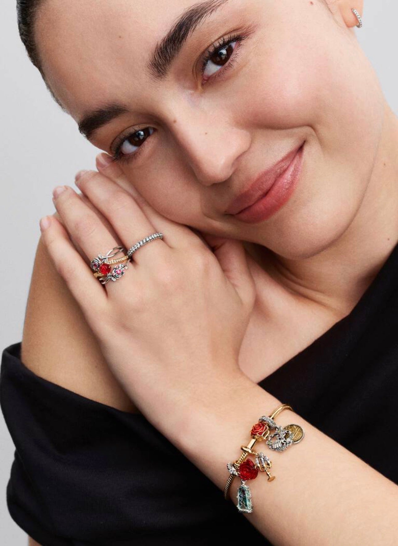 Anillo Pandora Rosa Encantada de La Bella y la Bestia de Disney